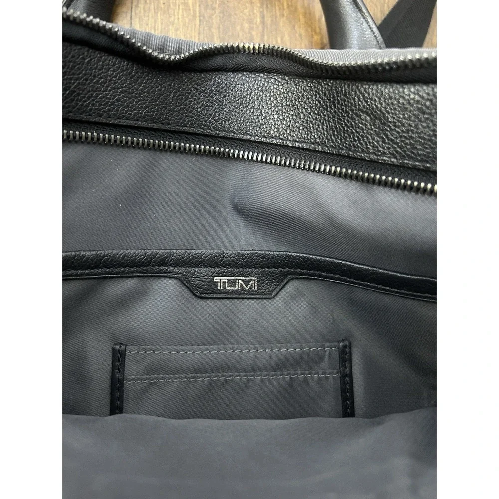 Tumi Harrison Seneca Slim Black Leather 15
